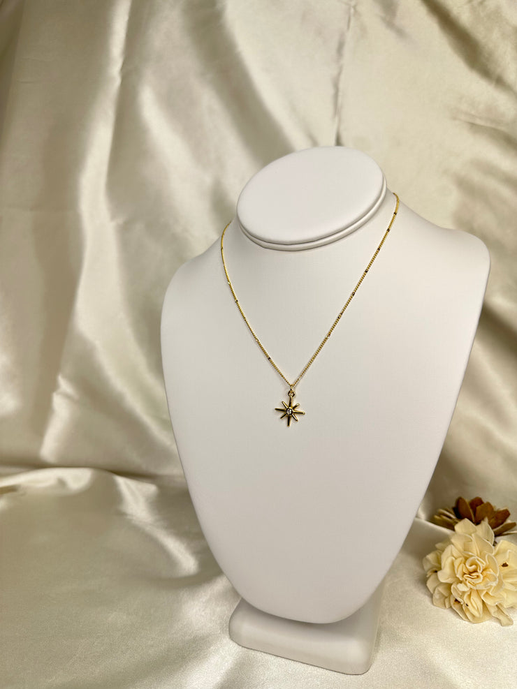 LIO - The Golden Star Necklace